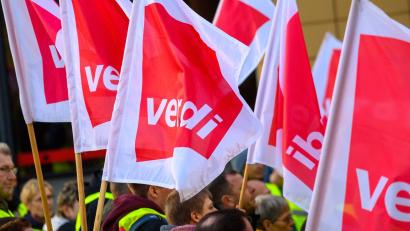 Symbolbild: Klaus-Dietmar Gabbert/dpa
Die Gewerkschaft Verdi ruft diese Woche Beschäftigte im öffentlichen Dienst zu Warnstreiks auf.