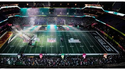 Bild: David J. Phillip/AP/dpa
Mega Event in Party-Stadt: Die Arena in New Orleans fasst über 80.000 Menschen.