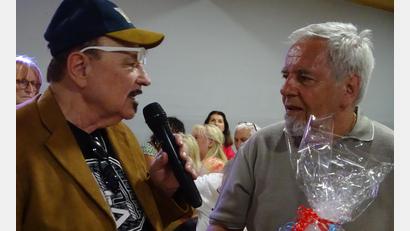 Archivbild: Houschka
Herbert Olbrich (links) und Günter Kälberer (rechts) zählten vor nahezu vier Jahrzehnten zu den Gründungsmitgliedern des Amberger Musikerstammtischs. Nun steht die Traditionsgemeinschaft an einem Scheideweg.