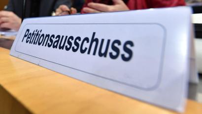 Bild: Martin Schutt
Sollten sich die Nabburger beim Bürgerentscheid klar für einen Tunnel aussprechen, so will Bürgermeister Frank Zeitler (CSU) das Thema im Petitionsausschuss des Bayerischen Landtags vorbringen.
