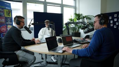 Bild: Jakob Graf
Fabian Leeb (von links), Max Schlötter und Thomas Webel diskutierten in der neuen "Powerplay"-Folge über die Situation bei den Blue Devils Weiden.