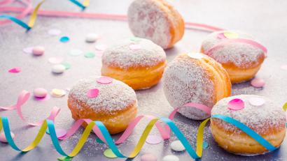 Symbolbild: Brebca /stock.adobe.com
Dominik Mark zieht Halloween der Faschingszeit vor und das hat seine Gründe. Krapfen findet er trotzdem lecker.