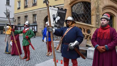 Bild: Stephan Huber
Der Verein Cantus Ferrum erinnert mit einer Mahnwache an den Amberger Aufruhr (1452-1454) und die damaligen Hinrichtungen