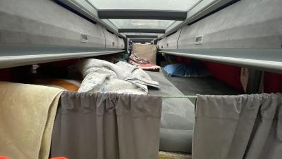 Bild: Verkehrspolizei Amberg
Fast bis unters Dach war ein Reisebus aus Moldawien vollgeladen.