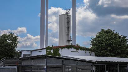 Bild: Wolfgang Steinbacher
In der Dekan-Hirtreiter-Straße haben die Amberger Stadtwerke einst für die Bebauung auf dem Gelände der ehemaligen Pond-Barracks ein zentrales Blockheizkraftwerk gebaut. Ein Beispiel für dezentrale Wärmeversorgung.