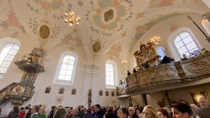 Bild: gri
Voll war die Kirche in Lintach zum Abschluss der Innenrenovierung.