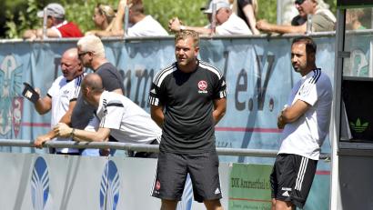 Archivbild: Hubert Ziegler
Andreas Wolf (Zweiter von rechts) hat seinen Vertrag beim 1. FC Nürnberg verlängert.