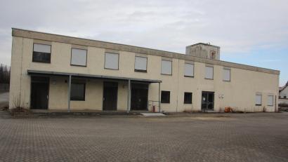 Bild: kro
Dieses Gebäude wurde jahrzehntelang von der Deutschen Post und der Telekom genutzt. Hier soll ein neuer Elektrofachbetrieb entstehen.