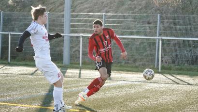 Archivbild: ref
Jamal Dubois (rechts) und der SC Luhe-Wildenau gastieren am Samstag beim TSV Neudrossenfeld.