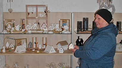 Bild: ld
Solche "Keraflot"-Figuren und Gegenstände entstehen in Monika Preglers Gartenhaus.