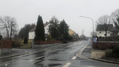 Bild: sei
Auf Anraten der Polizei und nach ausführlicher Beratung des Bauausschusses wird es in der Etzenrichter Straße keine Tempo-30-Zone geben.