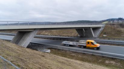 Bild: Sebastian Böhm
Eine Autobahnbrücke über der A93 bei Nabburg (Landkreis Schwandorf)