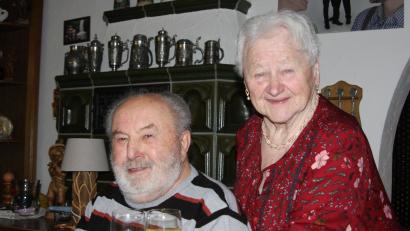 Bild: wro
Erika Meierl feierte am Donnerstag 85. Geburtstag. Zu den ersten Gratulanten gehörte Josef, der Gatte der Jubilarin, mit dem sie seit 1961 verheiratet ist.
