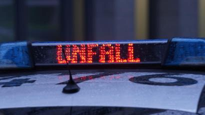 Bild: Marcus Brandt/dpa
Die Polizei rückte zu dem Unfall aus. (Symbolbild)