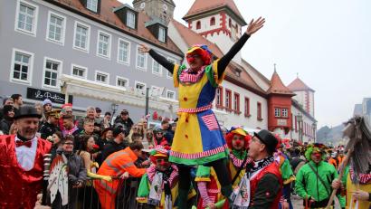 Archivbild: kro
Beim Rawetzer Narrenzug geht es stets hoch her, wie dieses Bild aus dem vergangenen Jahr zeigt.