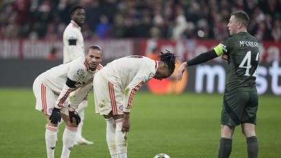 Bild: Matthias Schrader/dpa
Mühsam war's gegen Celtic: Bayerns Leroy Sané links) und Michael Olise und müssen mal durchschnaufen. In letzter Minute gelang das 1:1