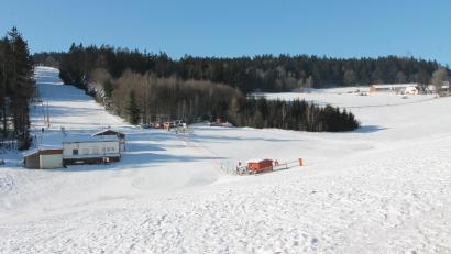 Bild: pi
Noch sind am Fahrenberg Skifahrer auf der Piste unterwegs. Das Gebiet soll jedoch auch in das Mountainbike-Projekt eingebunden werden.