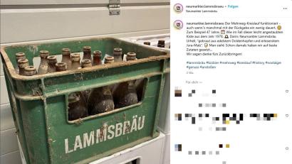 Screenshot: Instagram Neumarkter Lammsbraeu
Die Brauerei postet auf Instagram ein Bild des 47 Jahre alten Bierkastens, der nun den Weg zurück gefunden hat. (Screenshot: https://www.instagram.com/p/DE74o_bMbOA/)