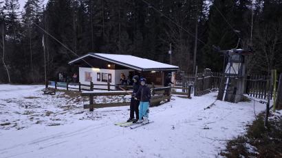 Bild: Eva Kreuzer
Am Donnerstag, 20. Februar öffnete der Skilift Wurmstein in Flossenbürg das erste Mal in dieser Skisaison.