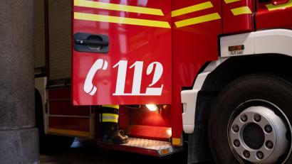 Symbolbild: Niklas Treppner/dpa
Rund 120 Feuerwehrleute waren laut Polizei im Einsatz.