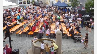 Archivbild: mad
Zahlreiche Besucher kamen zur zwölften Auflage des Marktfestes in Schwarzhofen.