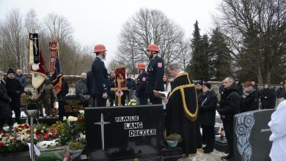 Bild: bey
Karl Enslein aus Pleystein verstarb am 12. Februar. Am Donnerstag wurde der Bäckermeister auf dem Friedhof in Pleystein beigesetzt.