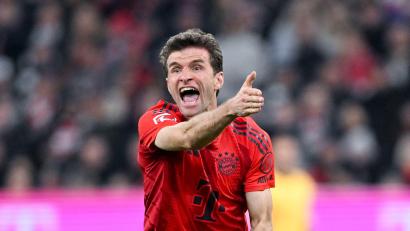 Bild: Sven Hoppe/dpa
Thomas Müller wie er leibt und lebt: Beim 4:0-Erfolg gegen Eintracht Frankfurt stand der Bayern-Oldie überraschend in der Anfangself.