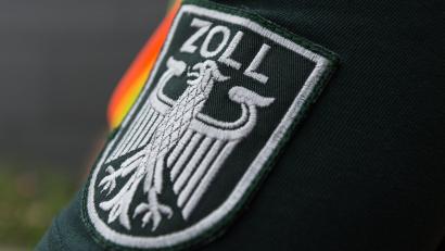 Symbolbild: Patrick Seeger/dpa
Dem Inhaber einer Regensburger Sicherheitsfirma wurde Sozialversicherungsbetrug nachgewiesen. Das Regensburger Amtsgericht verhänge eine Geldstrafe von 20 000 Euro.