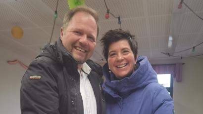 Bild: Familie Schicker/exb
Auch Hubert Schicker hatte sich mehr ausgerechnet. Insgeheim hatter er gehofft, dass drei gewonnene Direktmandate den Freien Wählern den Weg in den Bundestag ebnen könnten. Seine Stimme gab er am Sonntagvormittag mit seiner Ehefrau Karolina im Wahllokal in Münchenreuth ab.