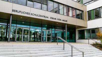Archivbild: Clemens Hösamer
Für den Weiterbau am Beruflichen Schulzentrum Schwandorf sind vier Millionen Euro im Haushalt eingeplant.