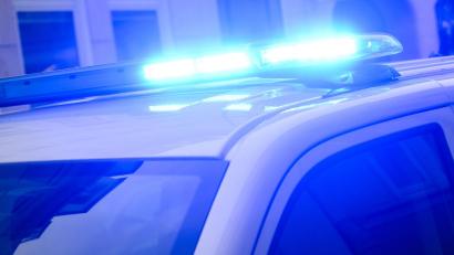 Symbolbild: Julian Stratenschulte/dpa
Die Polizei zeigt einen Mann an, weil er auf der A6 bei Pleystein keinen gültigen Führerschein vorzeigte.