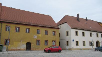 Bild: fg
Die Sanierung dieser beiden Innenstadthäuser liegt dem Hirschauer Stadtrat besonders am Herzen. Das Gremium hofft, dass diese Gebäude in der ersten Bauphase angegangen werde