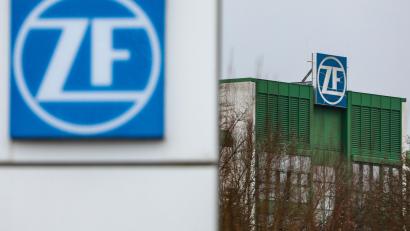 Bild: Wolfgang Steinbacher
Der ZF-Standort in Auerbach kommt nicht zur Ruhe: Nun gibt es offenbar Überlegungen des Konzerns, die Antriebssparte zu verkaufen. Das würde auch Auerbach betreffen.
