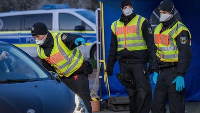 Symbolbild: Bundespolizei
Bei der Kontrolle eines Autofahrers entdeckten Beamte der Grenzpolizei Waidhaus in Schuhen versteckte Drogen.