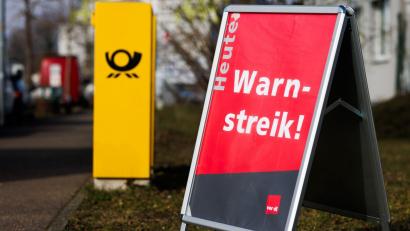 Bild: Philipp von Ditfurth/dpa
Die Warnstreiks bei der Post gehen zwei weitere Tage weiter.