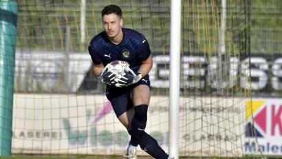 Archivbild: Hubert Ziegler
FC-Torhüter Tim Schreiner: Sein Wechsel zur DJK Gebenbach im Sommer sorgt für Irritationen beim FC Amberg.