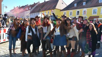 Bild: jr
Das Damenballett als Cowgirls.