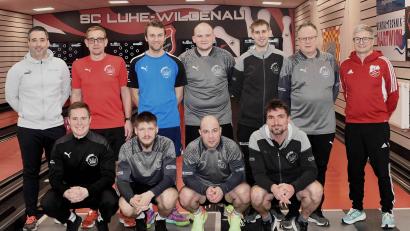 Bild: otr
Die deutsche Keglernationalmannschaft mit Spielertrainer Timo Hoffmann (stehend 2. v.l.) ist beim SC Luhe-Wildenau ein gern gesehener Gast.