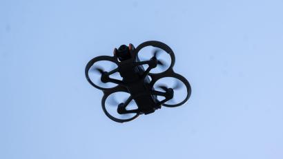 Symbolbild: Monika Skolimowska/dpa
Eine Drohne – hier ein Symbolbild – zog beim Faschingszug in Wernberg-Köblitz unterlaubterweise ihre Kreise.