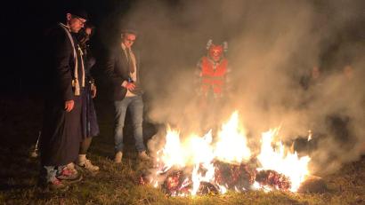 Bild: gz
Feuriger Abschied vom strohigen Faschingsprinzen "Bernd I.".