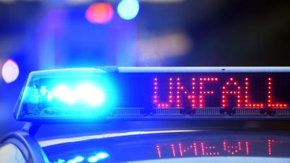 Symbolbild: Stefan Puchner/dpa
Bei einem Unfall in Immenreuth wurde ein Motorradfahrer verletzt.