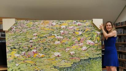 Archivbild: Portner
Für dieses großformatige Bild und noch nicht ganz fertige Bild von Katharina Gierlach standen Seerosen im Park von Schloss Königshain bei Görlitz Model. Für andere Exemplare aus der Pflanzenwelt genügte ein Blick in Nachbars Garten in Winklarn.