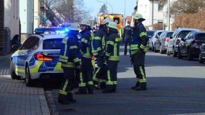 Bild: Kunz
Die Leimbergerstraße war in Höhe des Mühlwegs von Blaulicht-Einsatzkräften gesäumt.