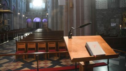 Bild: Gabi Schönberger
Ob aus dem Gotteslob oder der Bibel, bei den "Predigten im Alltag" in der Josefskirche hat jeder der Laienprediger ein anderes Lieblingslied oder -zitat. Die Reihe startet am 13. März.