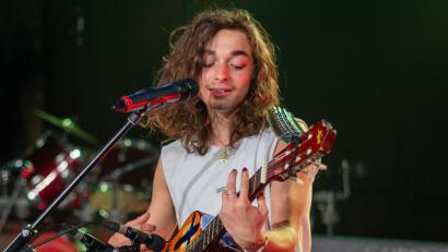 Bild: CVJM Neukölln
Joshua Caleb ist Stammgast im Jugendzentrum, tritt dort auf und tüftelt an Songs im Tonstudio.