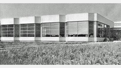 Bild: Bernhard Fleischmann
So sah die Außenfassade des Kümmersbrucker Hallenbads bei der Eröffnung im Jahr 1975 aus.