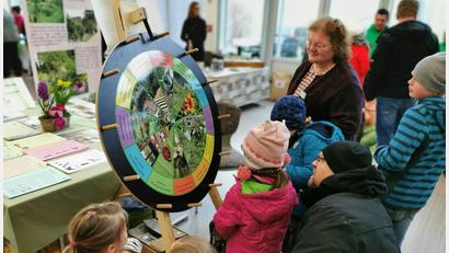 Archivbild: Portner
Das Saatgutfestival in Oberviechtach wird am 16. März wieder ein Erlebnis für die ganze Familie. Das Kreisgartenamt (Bild) bietet heuer ein Samenquiz für Kinder an.