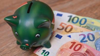 Symbolbild: Patrick Pleul/dpa-Zentralbild/dpa
Angesichts beträchtlicher Investitionen mahnt Kämmerer Markus Gewande "vorausschauenden, wirtschaftlichen und sparsamen Umgang mit den zur Verfügung stehenden Mitteln“ an.