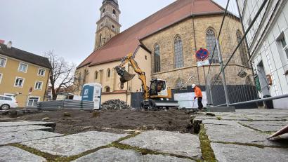 Bild: upl
Am Salzstadelplatz in Amberg ist das Pflaster aufgerissen worden.