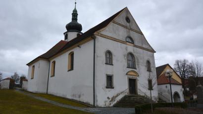Bild: jr
In diesen Tagen beginnen die Bauarbeiten an der Außensanierung der Leonberger Pfarrkirche St. Leonhard, mit einem Kostenaufwand von 1,2 Millionen Euro. Bis Mitte 2026 sollen die Arbeiten abgeschlossen sein.